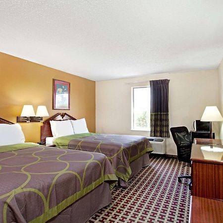ซูเปอร์ 8 บาย วินด์แฮม ฟอเรสต์ ซิตี้ Hotel ฟอร์เรสต์ซิตี้ ภายนอก รูปภาพ